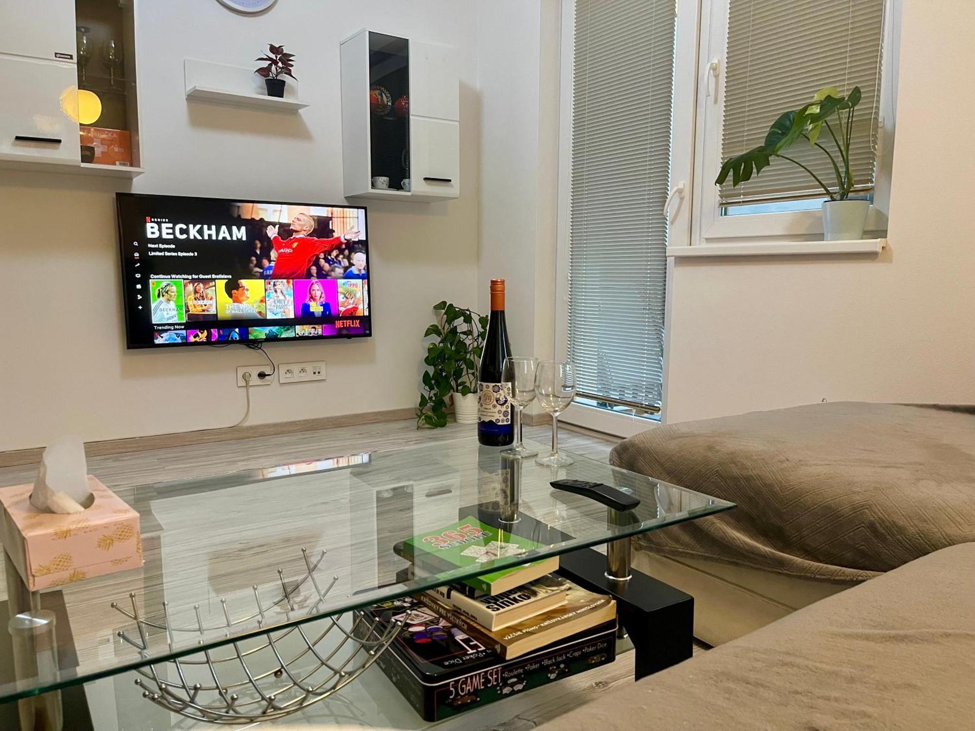 Rosnicka, Perfect Location With 24h Checkin, Balcony, Ac & Free Parking Apartmán