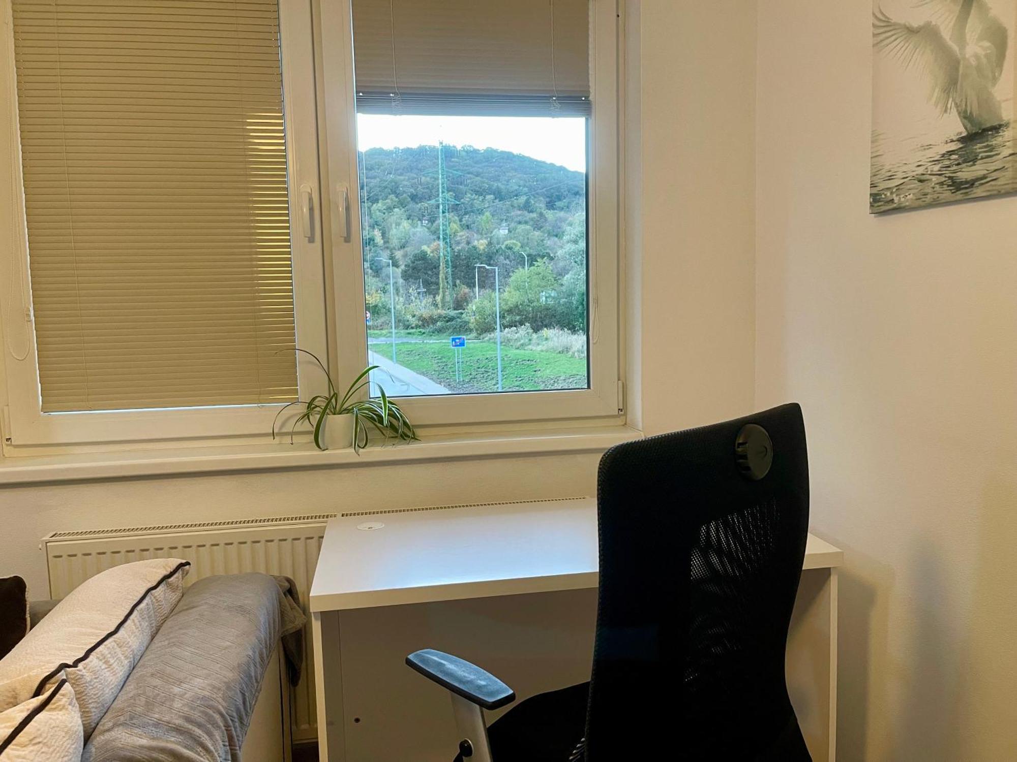 Apartmán Rosnicka, Perfect Location With 24h Checkin, Balcony, Ac & Free Parking *