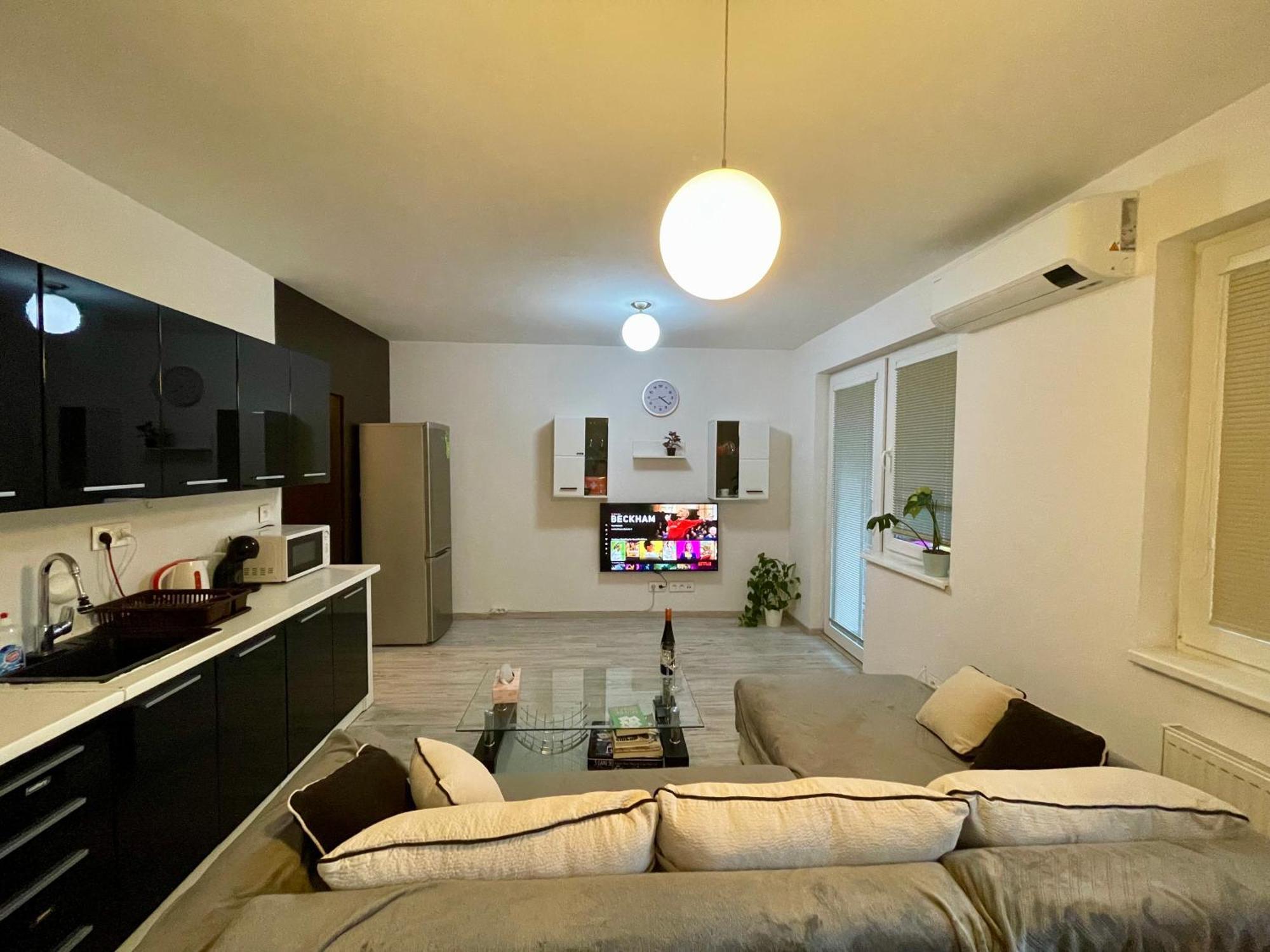 Rosnicka, Perfect Location With 24h Checkin, Balcony, Ac & Free Parking Appartamento *